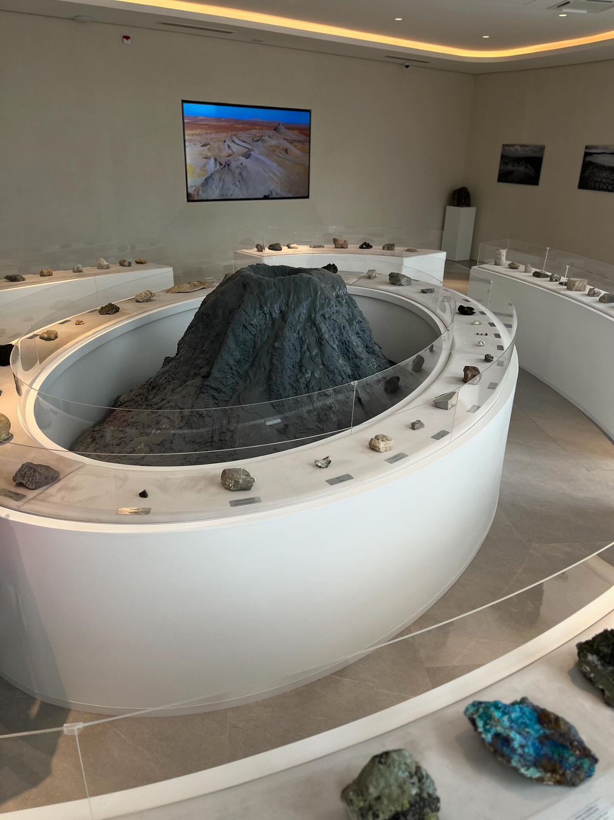 Mud Volcanoes & Gobustan Tour