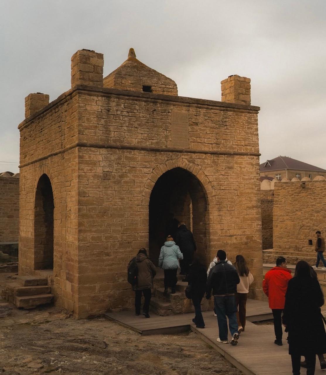 Ateshgah Fire Temple & Yanar Dag Tour