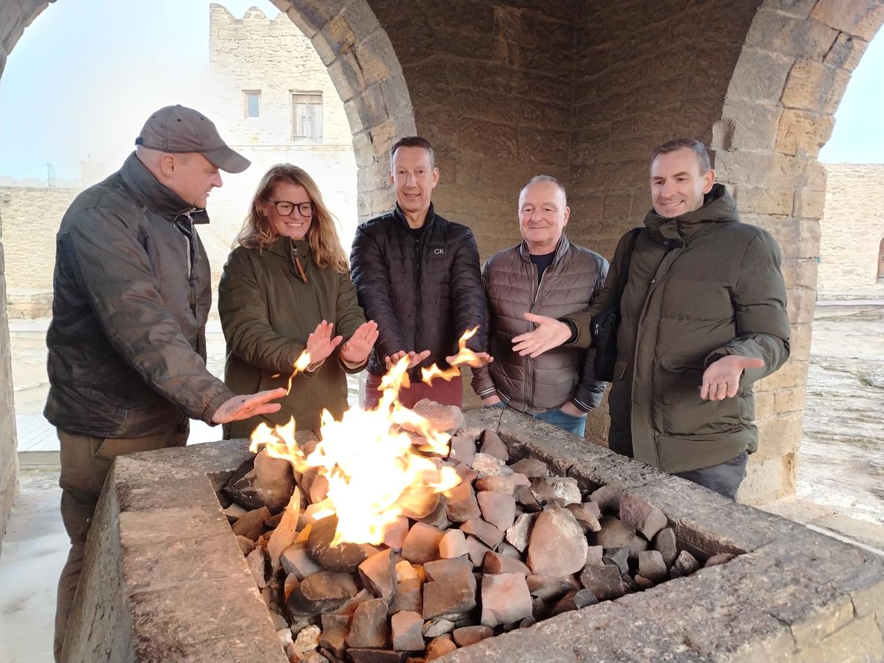 Ateshgah Fire Temple & Yanar Dag Tour